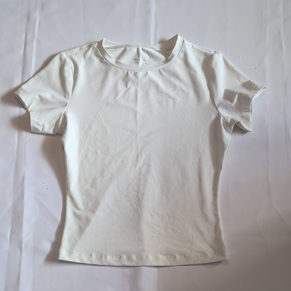Trendy Queen White Short Sleeve T-Shirt